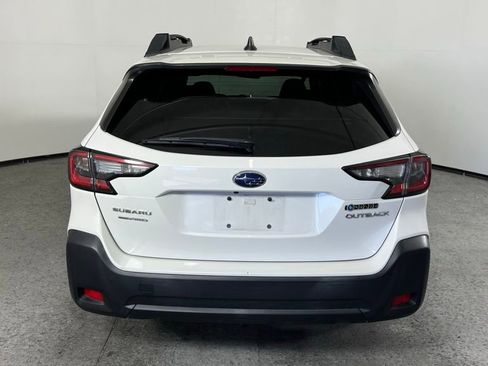 Used 2024 Subaru Outback Premium AWD/4WD image 4