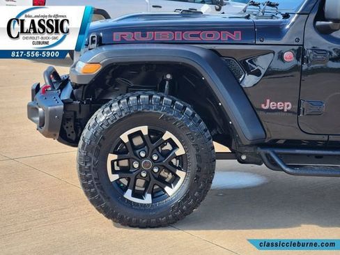 Used 2024 Jeep Gladiator Rubicon w/ Technology Group AWD/4WD image 12
