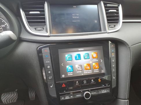 Used 2025 INFINITI QX50 Luxe image 10