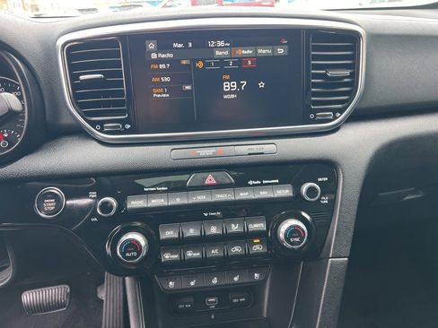 Used 2022 Kia Sportage EX w/ EX Technology Package image 19