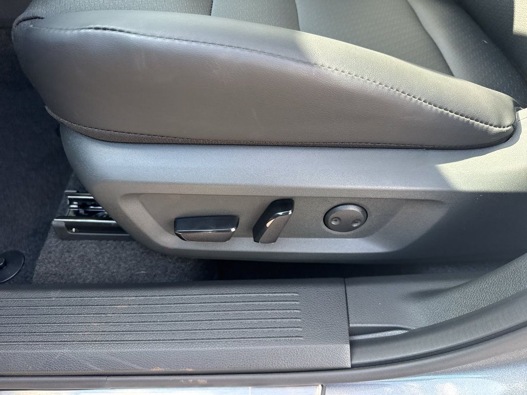 New 2026 Nissan Rogue Dark Armor AWD/4WD image 15