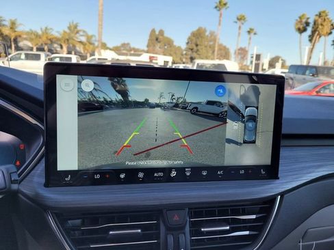 New 2025 Ford Escape SE w/ PHEV Premium Package FWD image 9