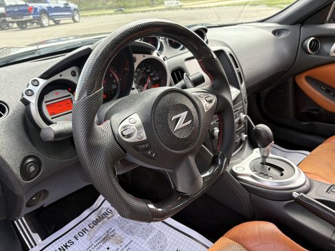 Used 2009 Nissan 370Z Touring w/ Sport Pkg image 21