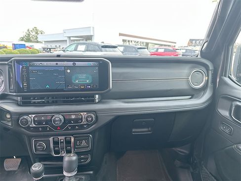 Used 2025 Jeep Wrangler Sahara w/ Safety Group image 20