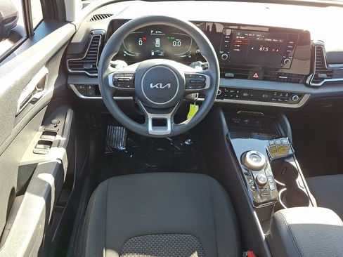 Used 2023 Kia Sportage LX image 12