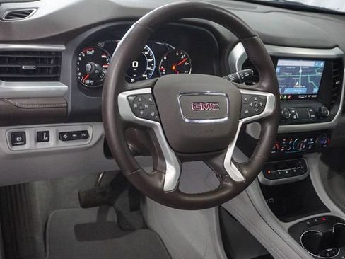 Used 2023 GMC Acadia SLT w/ Technology Package FWD image 6