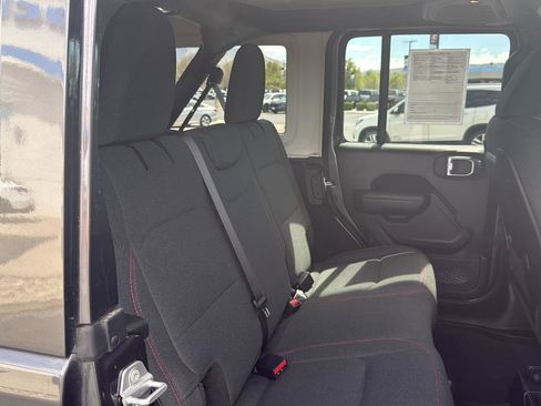 Used 2025 Jeep Wrangler Unlimited Rubicon image 30