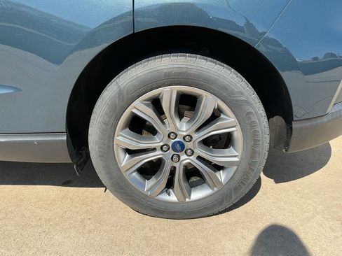 Used 2019 Ford Edge Titanium w/ Cold Weather Package image 6