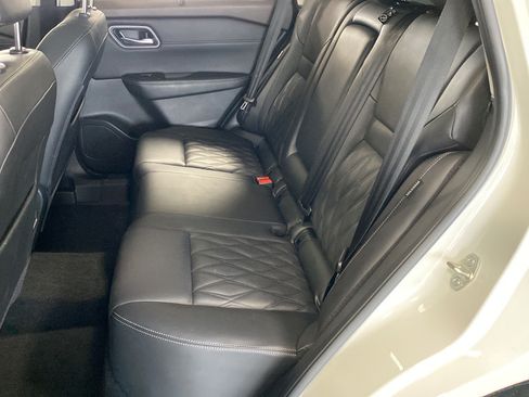 Used 2021 Nissan Rogue Platinum FWD image 23