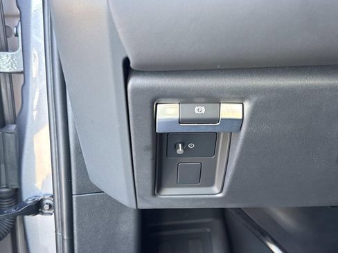 Used 2024 Land Rover Defender 110 X image 21