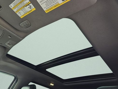 Used 2015 Ford F150 Lariat w/ Equipment Group 502A Luxury image 4