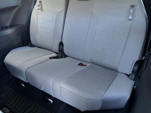 New 2026 Toyota Sienna LE image 14