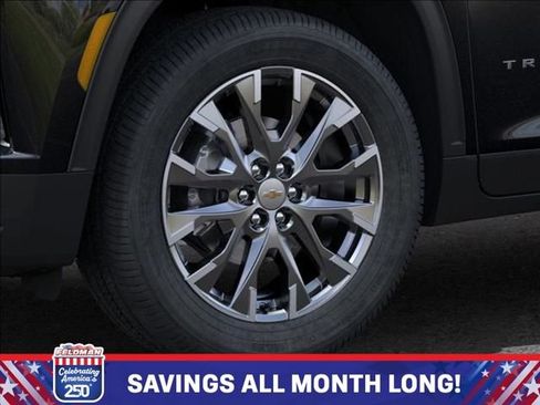 New 2025 Chevrolet Traverse LT w/ Sun and Wheel Package FWD image 9
