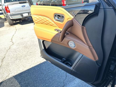 Used 2024 INFINITI QX80 Sensory w/ Cargo Package AWD/4WD image 22