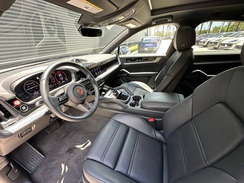 Certified 2026 Porsche Cayenne Coupe AWD/4WD image 4