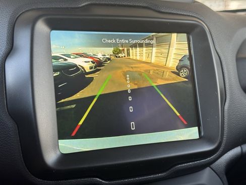 Used 2023 Jeep Renegade Latitude image 26