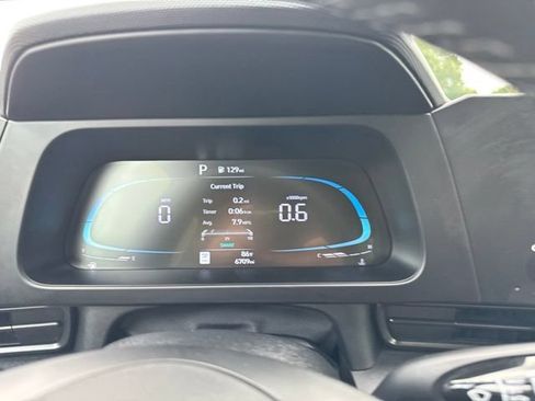 Used 2025 Hyundai Elantra Sport FWD image 19