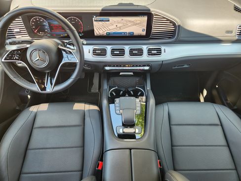 Certified 2025 Mercedes-Benz GLS 450 4MATIC image 19