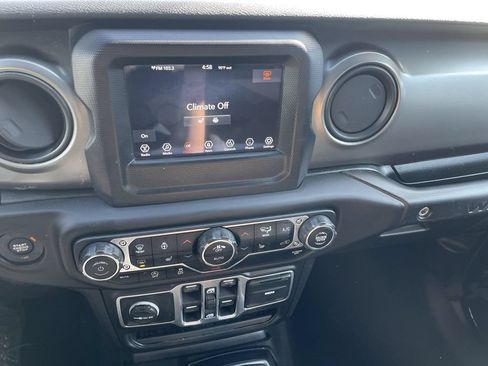 Used 2018 Jeep Wrangler Unlimited Sport S AWD/4WD image 18