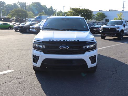 Used 2022 Ford Expedition Max Limited AWD/4WD image 15