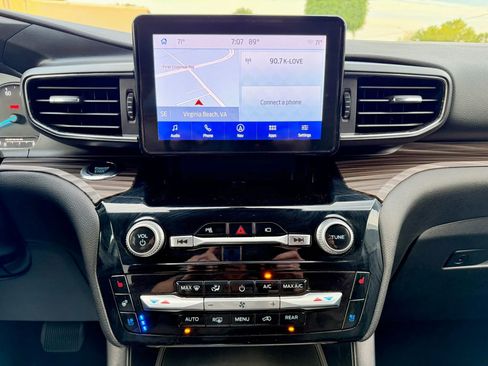 Used 2022 Ford Explorer Limited image 28