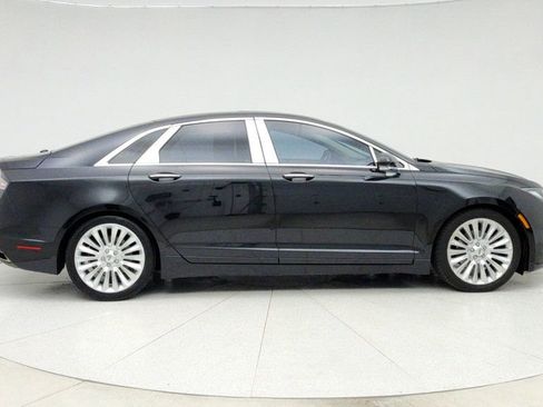 Used 2013 Lincoln MKZ image 4