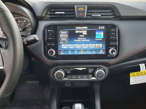 New 2025 Nissan Versa SR w/ Trunk Package image 8