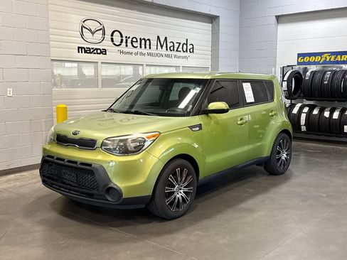 Used 2014 Kia Soul FWD image 1