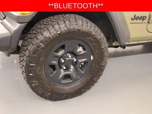 Used 2025 Jeep Wrangler Sport image 6