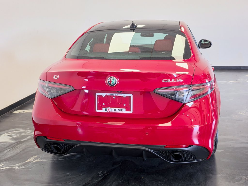 Used 2024 Alfa Romeo Giulia Veloce AWD/4WD image 6