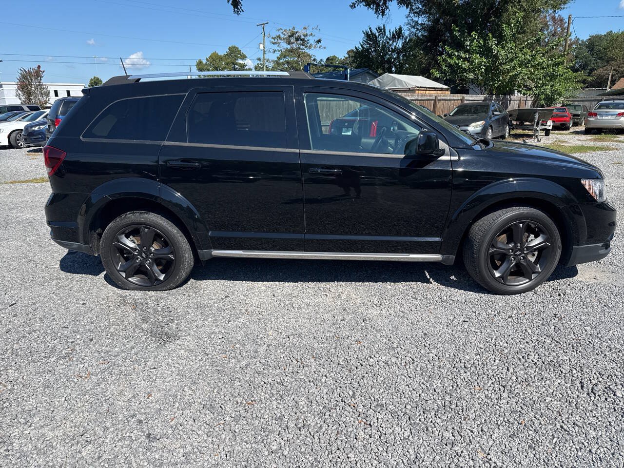 Used 2020 Dodge Journey Crossroad FWD image 2