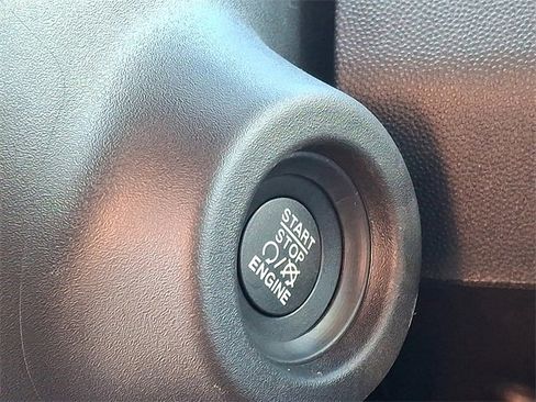 Used 2025 RAM ProMaster 2500 w/ Convenience Group image 22