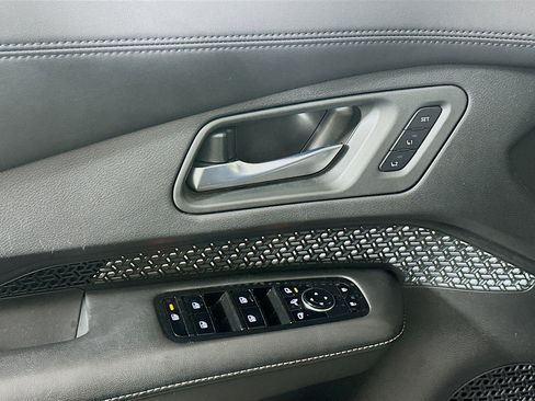 Used 2023 Nissan Ariya FWD image 15