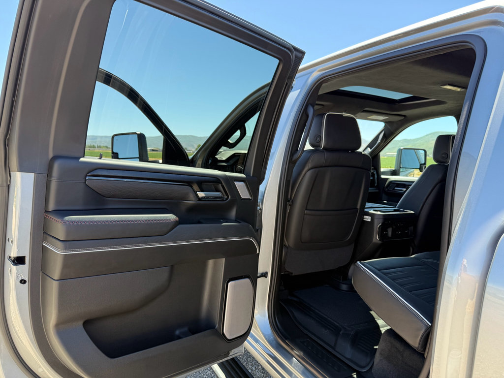 Used 2025 GMC Sierra 2500 AT4X AWD/4WD image 29