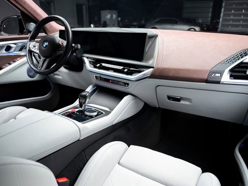 Used 2023 BMW XM image 64