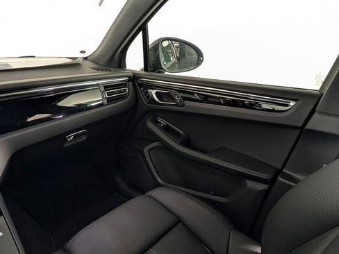 New 2026 Porsche Macan image 23