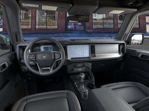 New 2025 Ford Bronco Outer Banks w/ Sasquatch Package image 9