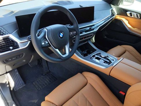 Used 2025 BMW X5 xDrive50e image 10