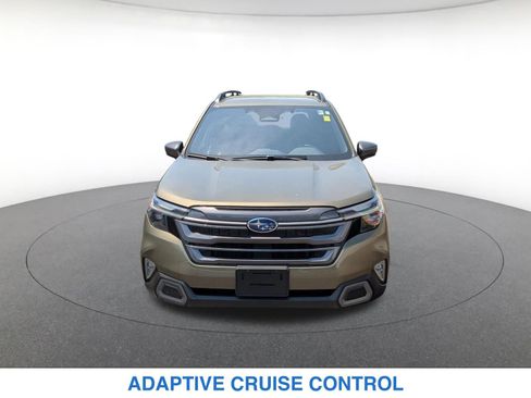 Used 2025 Subaru Forester Limited AWD/4WD image 2