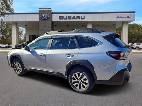 Used 2024 Subaru Outback Premium image 4
