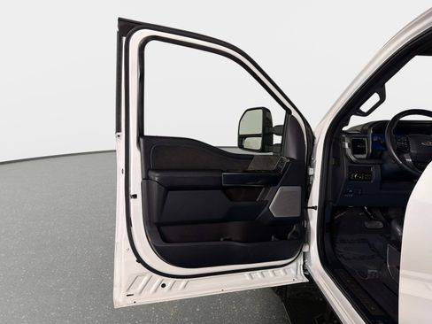 Used 2025 Ford F350 Platinum AWD/4WD image 36