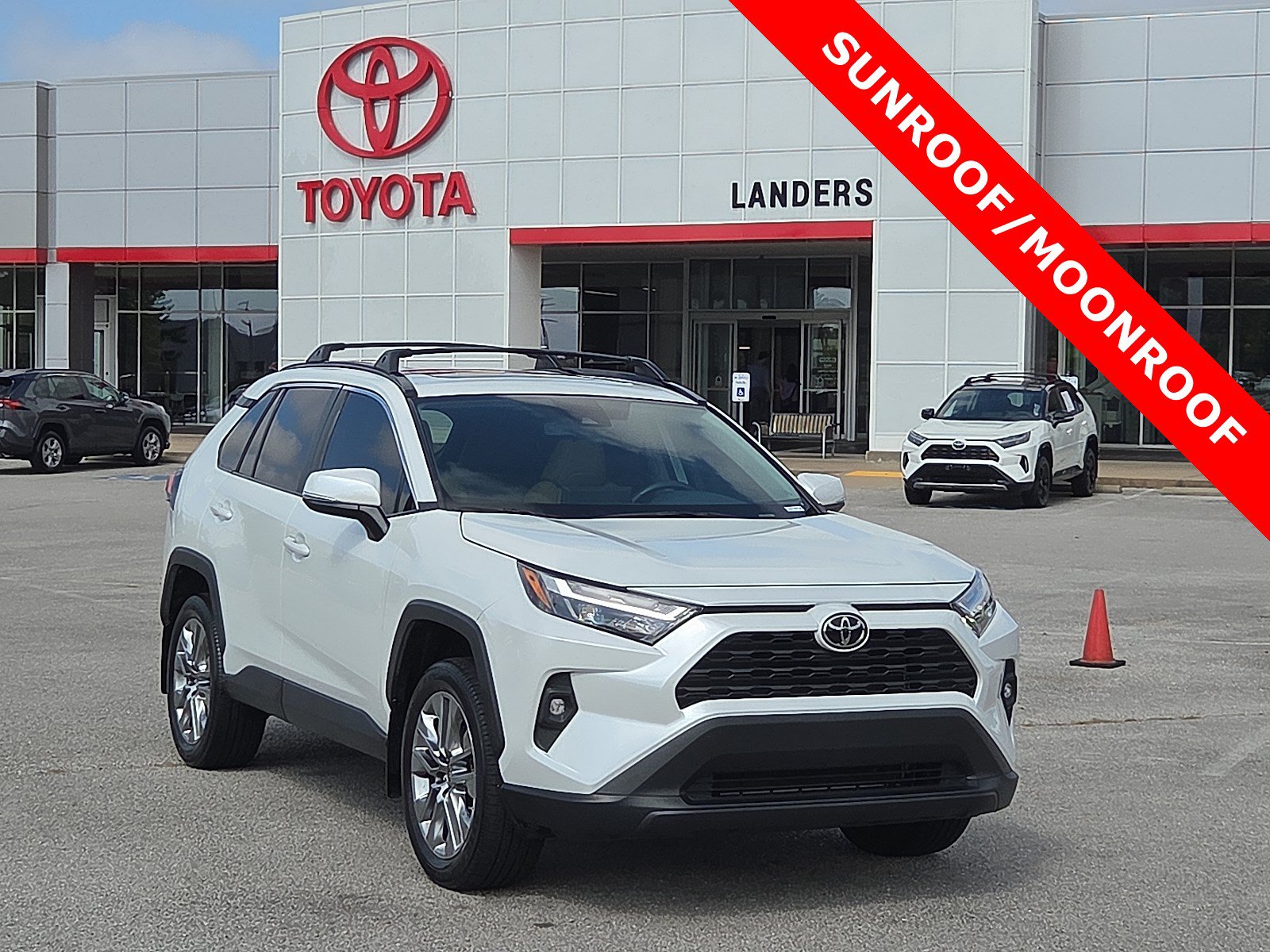 Used 2023 Toyota RAV4 XLE Premium FWD image 1