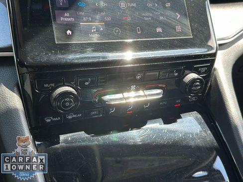 Used 2022 Jeep Grand Cherokee L Laredo w/ Luxury Tech Group I AWD/4WD image 29