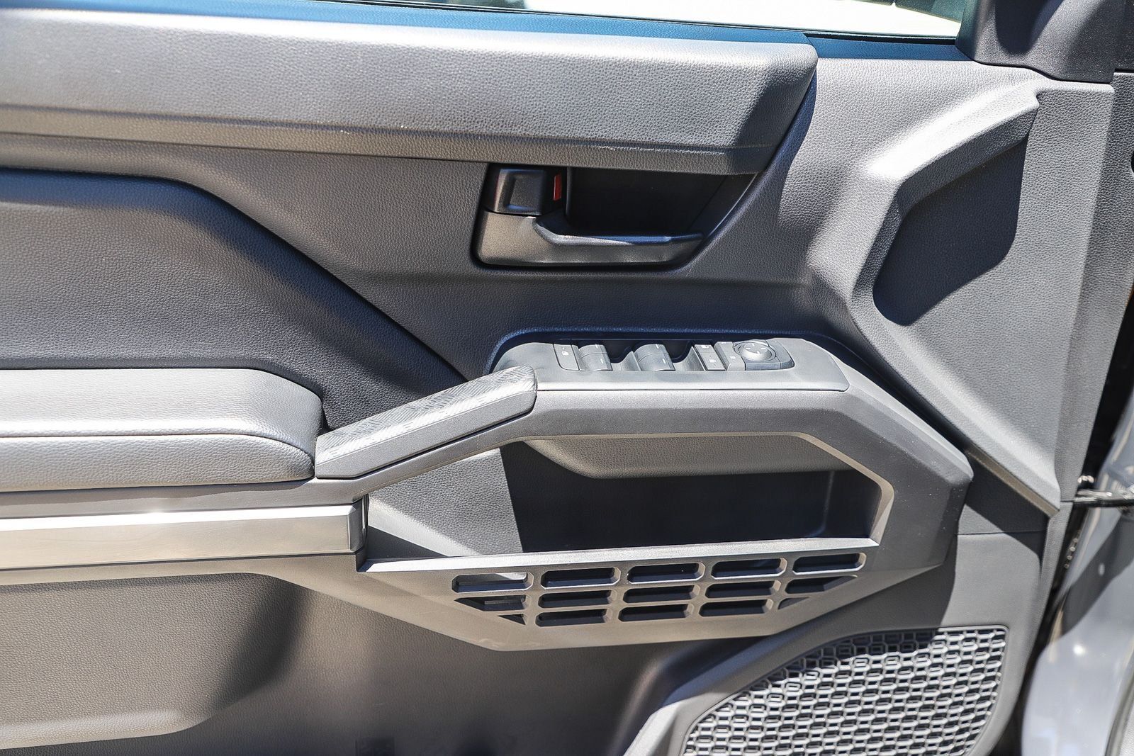 Certified 2025 Toyota Tacoma SR5 RWD image 21