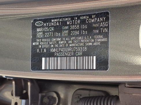 Used 2024 Hyundai Elantra Limited FWD image 27
