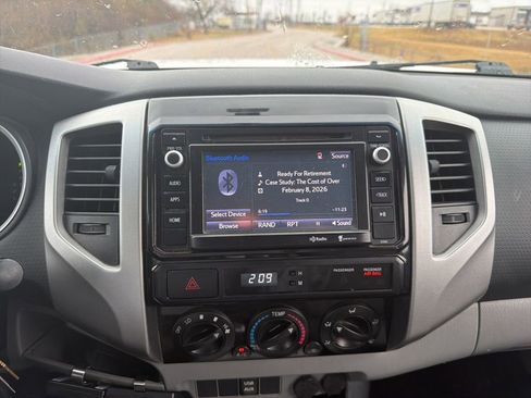 Used 2014 Toyota Tacoma PreRunner w/ SR5 Package image 7