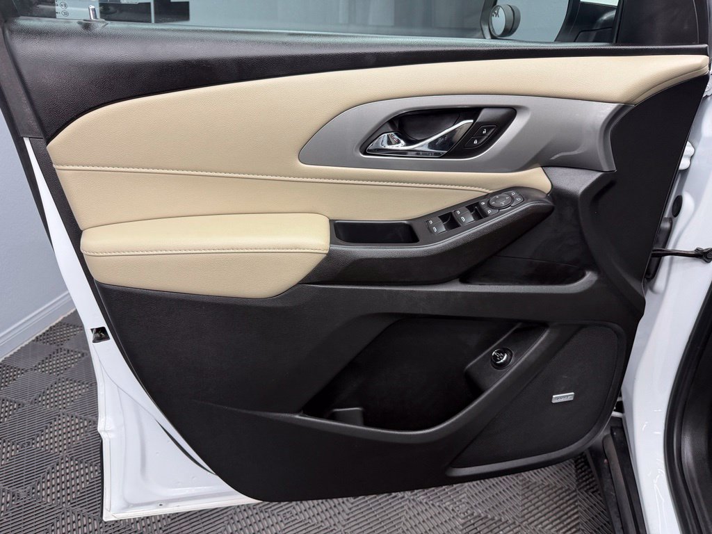 Used 2022 Chevrolet Traverse LT w/ LT Premium Package FWD image 36
