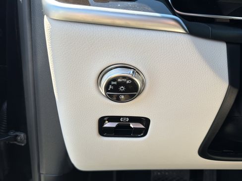 Used 2026 Mercedes-Benz GLC 300 4MATIC image 15