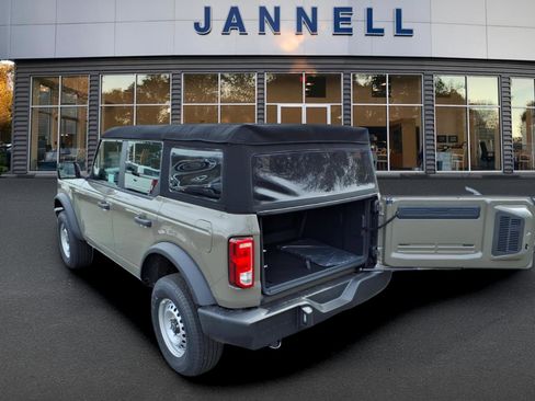 New 2026 Ford Bronco 4-Door image 5