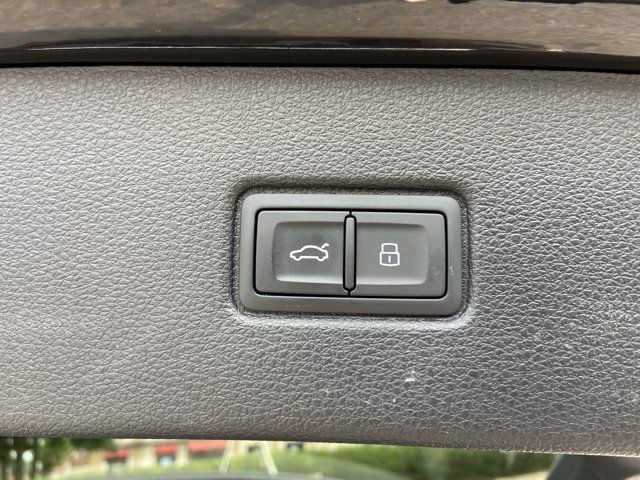 Used 2026 Audi Q7 3.0T Premium Plus AWD/4WD image 32